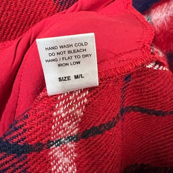 NWOT Vici Women’s Plaid Shaket - Picture 12 of 13